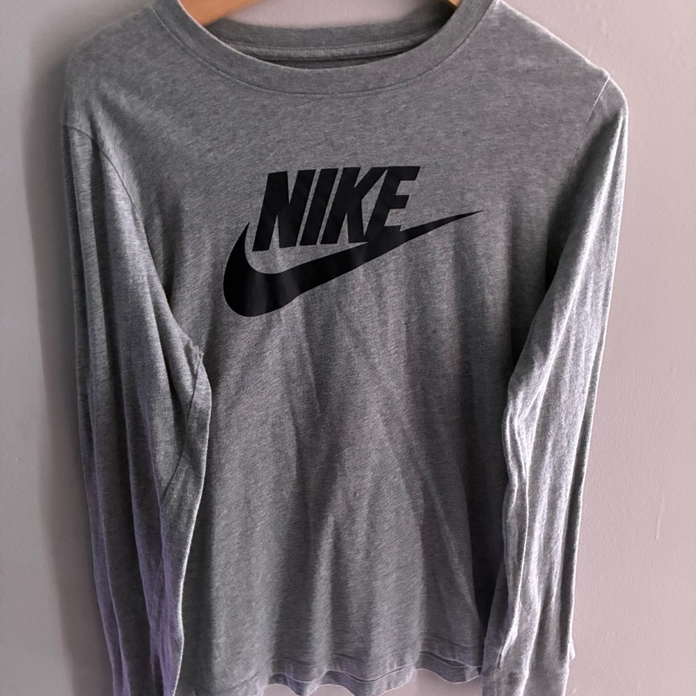 Nike Gray Long Sleeve Logo Tee Shirt Size M